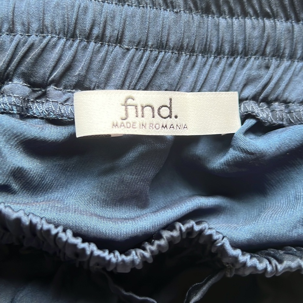 NWOT navy ruffle hem maxi skirt - Picture 4 of 7